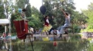 Schauspieler auf der Bühne Theater am Teich