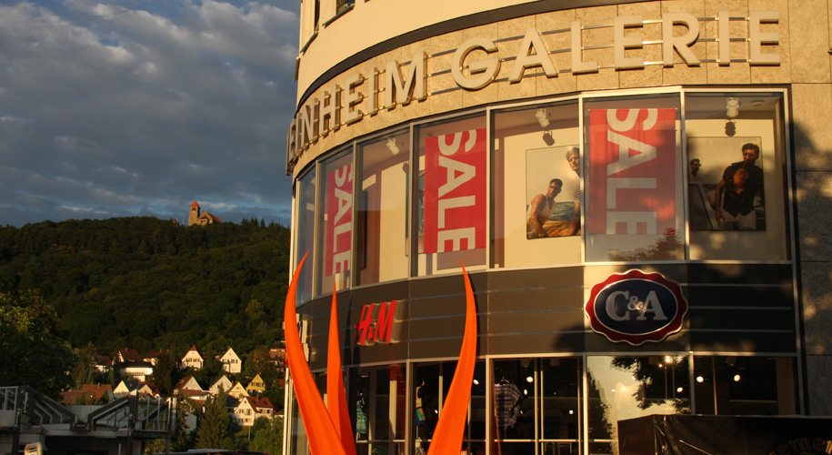 Blick vom Einkaufscenter Weinheim Galerie zur Wachenburg