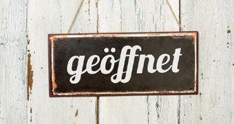 Geöffnet Schild